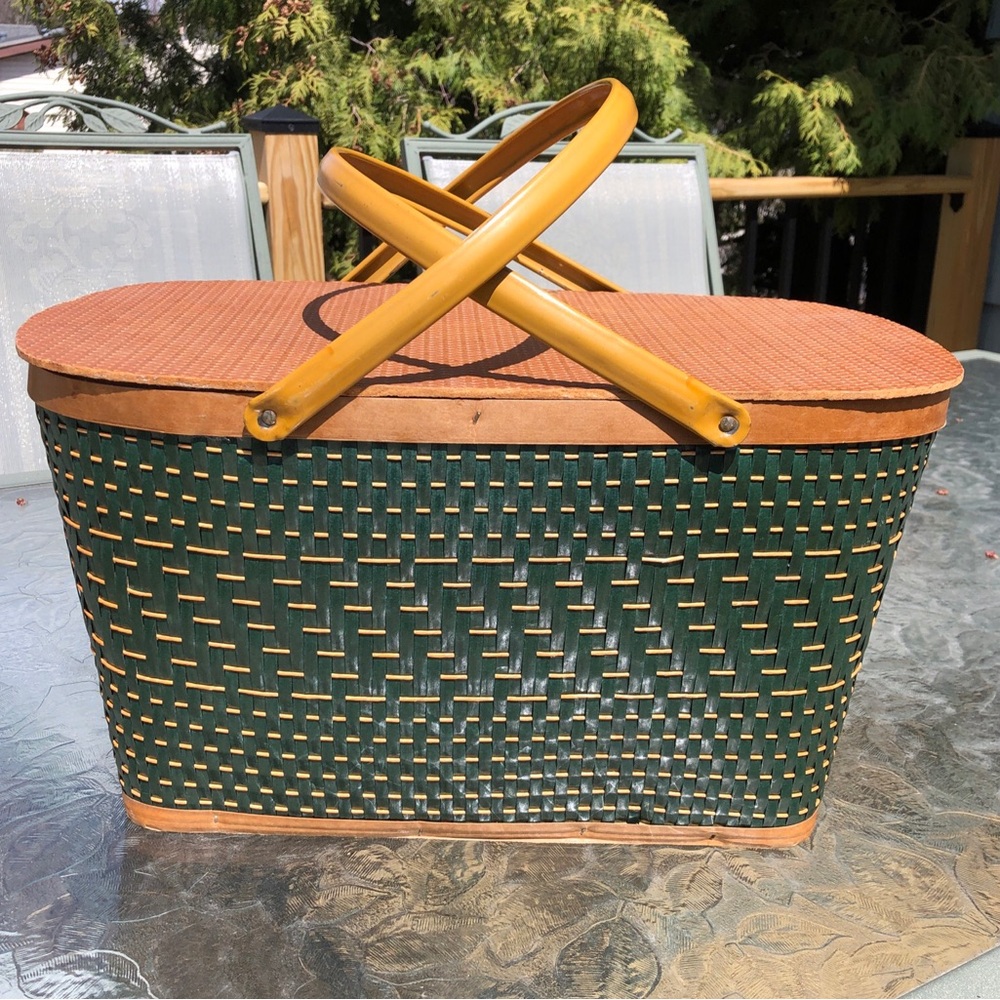 Vintage 1970s Picnic Basket Woven Wicker Metal Handles Hunter Green